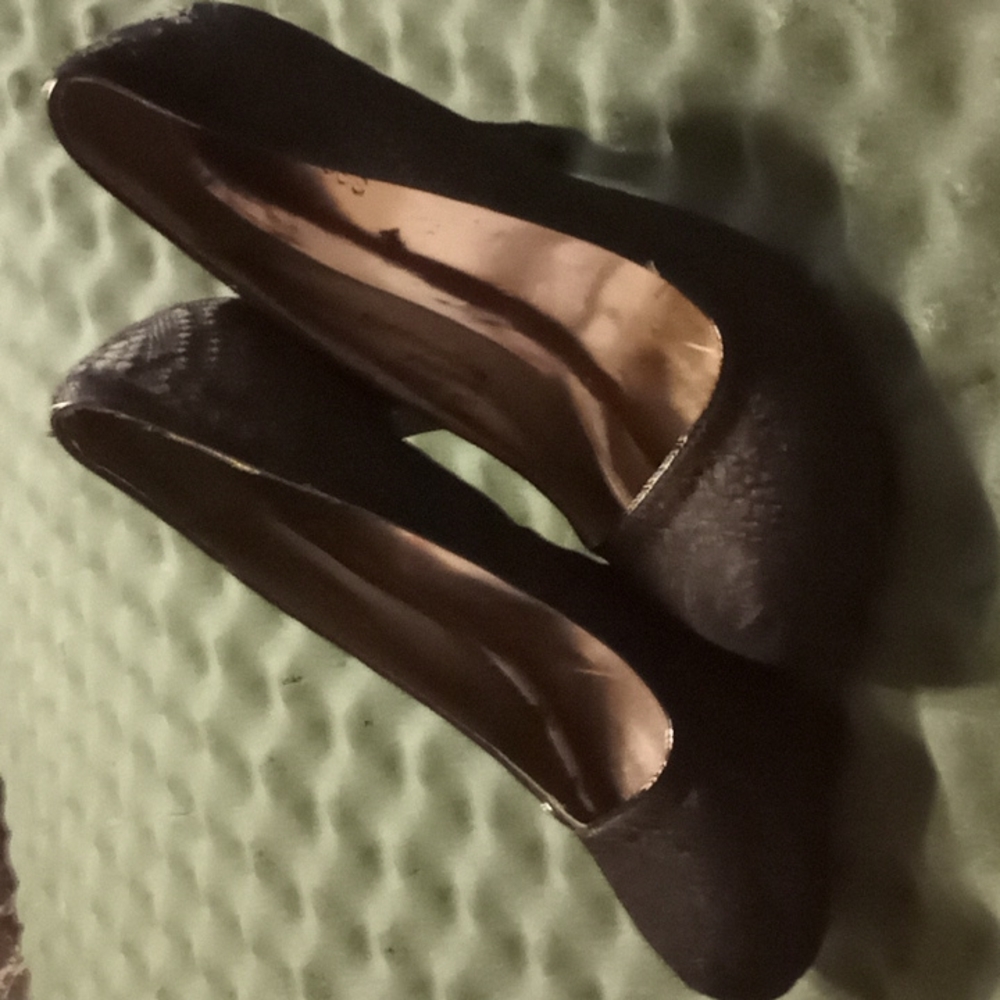 Black lace heel